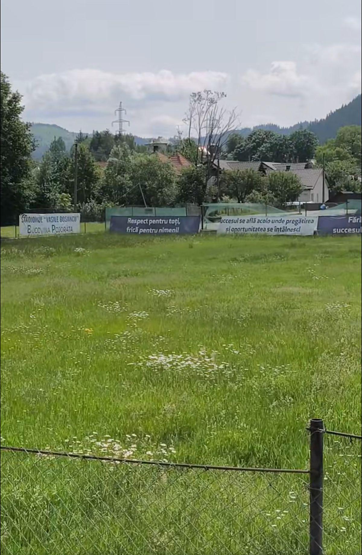 Cum arată azi stadionul din România unde Rapid suferea un eșec istoric în 2015 » Decorul e feeric, buruienile sunt cât vestiarul