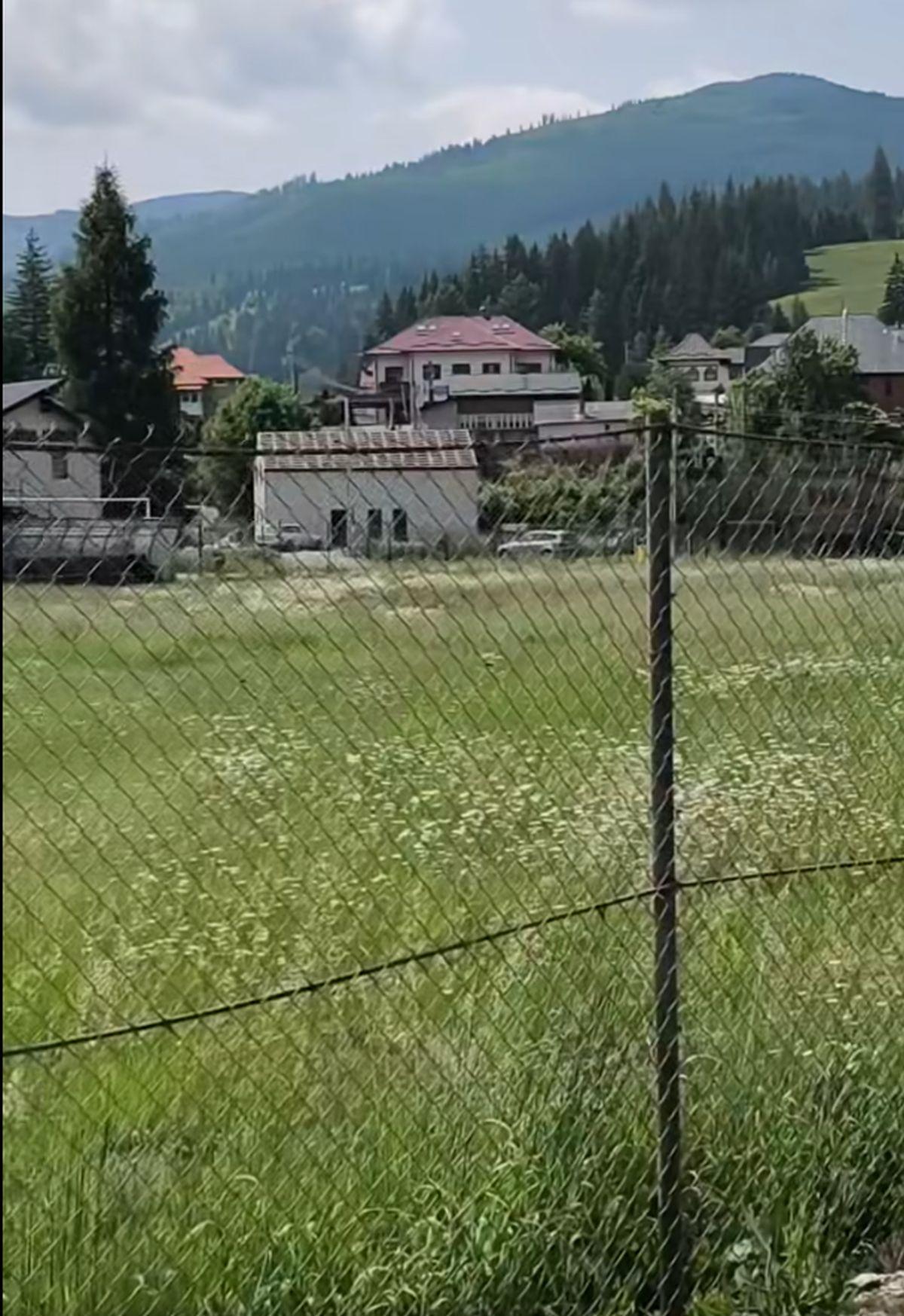 Cum arată azi stadionul din România unde Rapid suferea un eșec istoric în 2015 » Decorul e feeric, buruienile sunt cât vestiarul