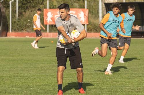 Florin Bratu, antrenorul lui CS Dinamo, are obiectiv menținerea în Liga 2/ foto: Facebook @Academia de Fotbal CS Dinamo