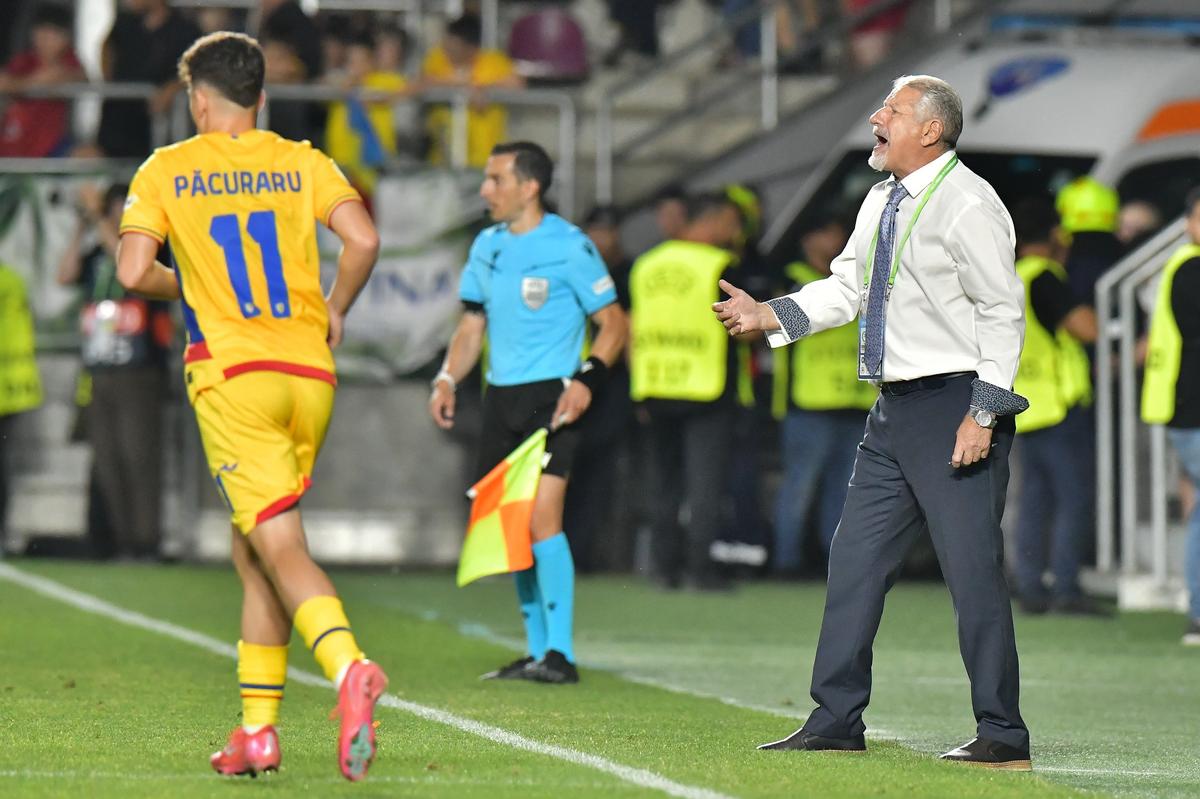 Momente emoționante pe gazon după România U19 - Olanda U19