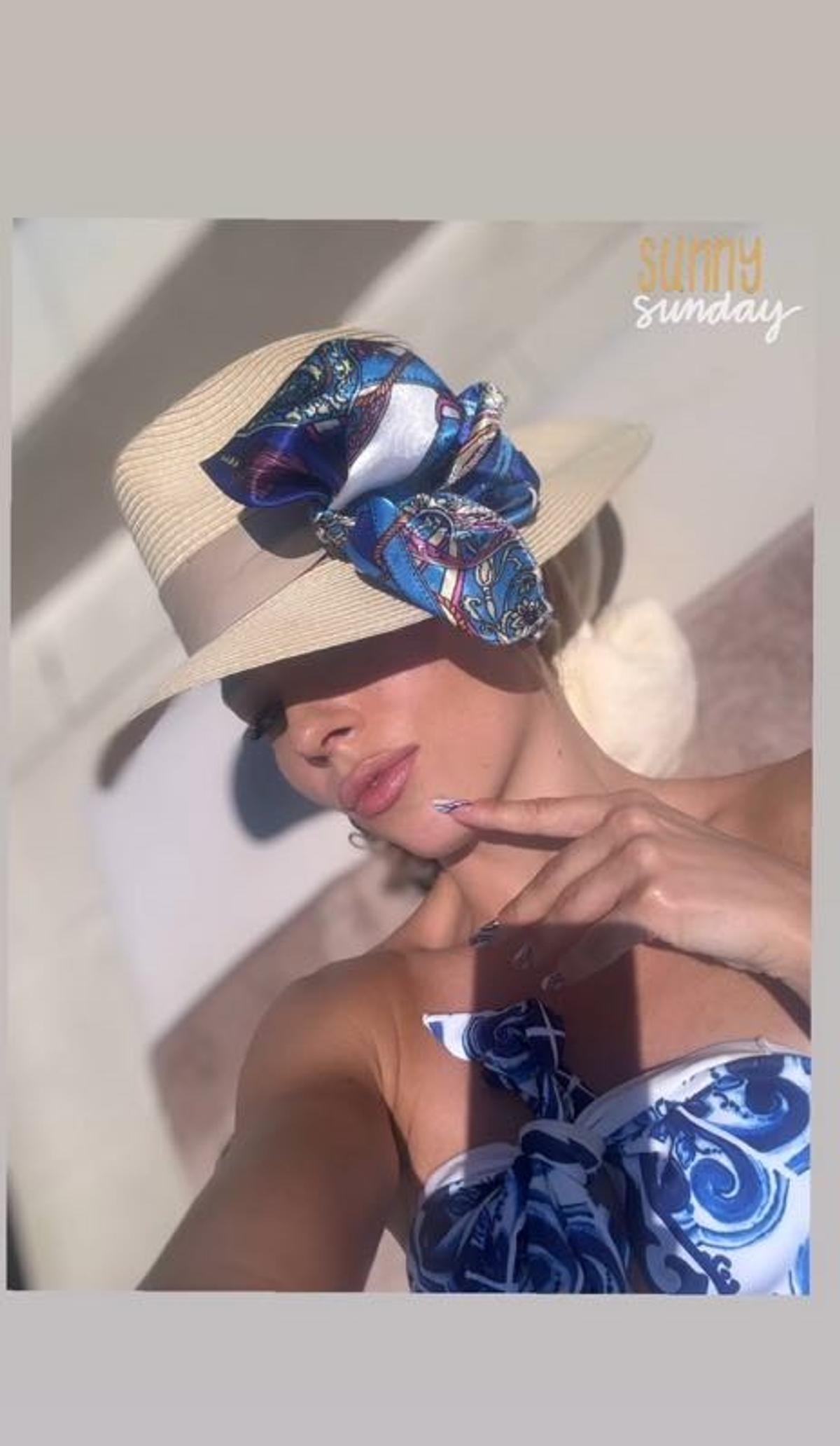 Bernadette Szocs s-a relaxat la piscină: „Sărutată de soare”