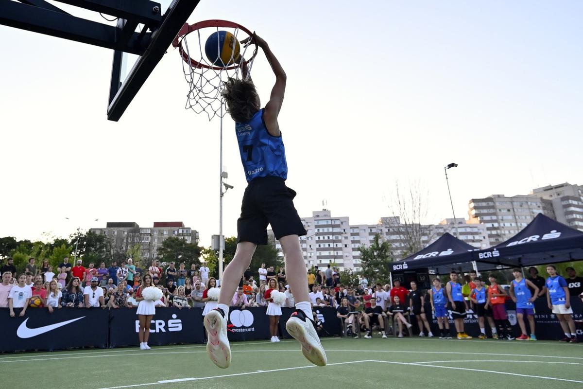 Theo Rose, show la baschet » Weekend plin la Sport Arena Streetball pe terenurile din Parcul Liniei