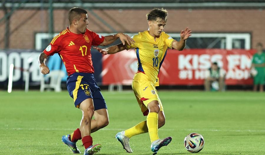 David Matei e punct fix în angrenajul României U19. Foto: FRF Lucian Sânmărtean are un favorit-surpriză în Superliga: „Este excepțional, îmi place deosebit de mult”