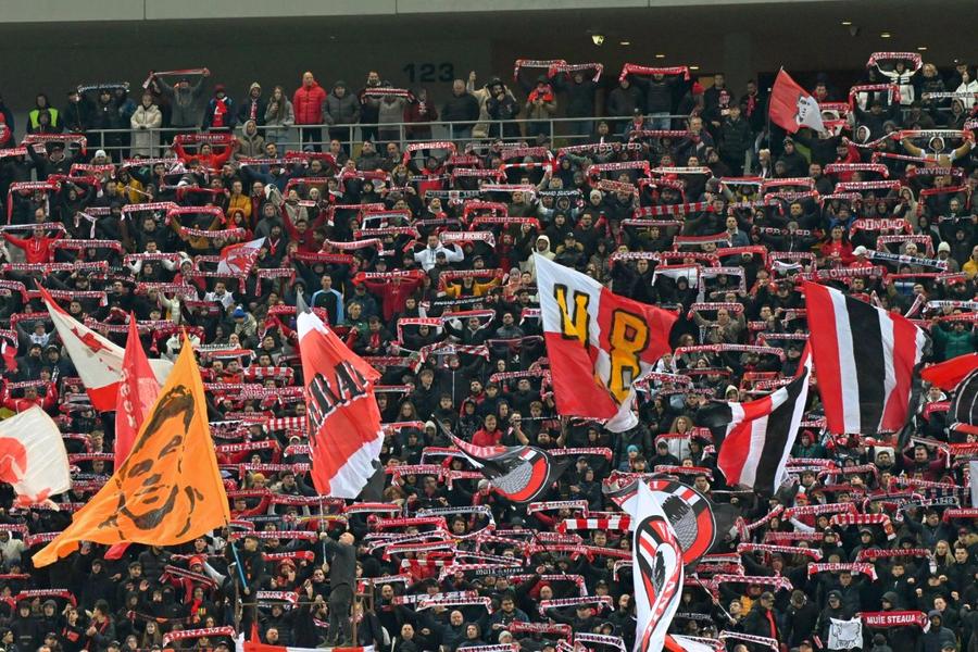 Dinamo a scăpat de insolvență Dinamoviștii nu deschid acum șampania