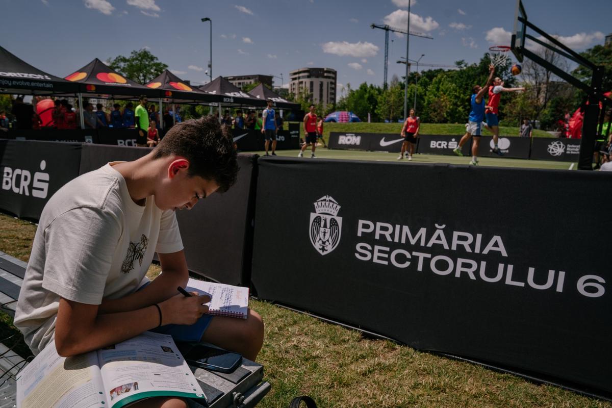 Theo Rose, show la baschet » Weekend plin la Sport Arena Streetball pe terenurile din Parcul Liniei