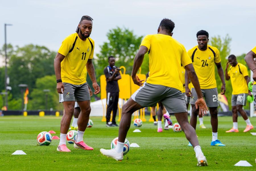 Antoine Semenyo, pregătindu-se în cantonamentul Ghanei pentru partida de diseară cu Anglia / Foto: Imago Starul crescut la Londra visează s-o încurce pe Anglia » Gata să renunțe la 15 ani + Părinții i-au schimbat viitorul