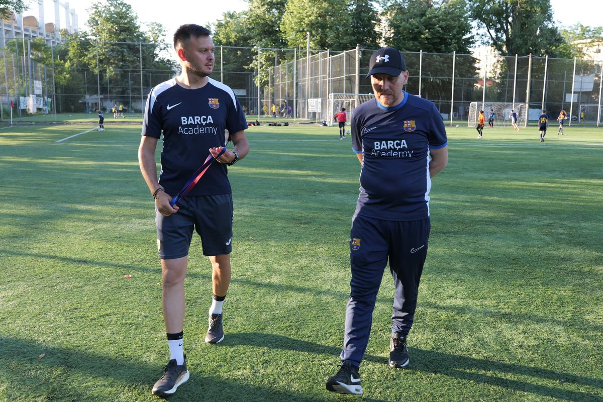Nicolae Mitea a ratat mutarea la Barcelona, acum e antrenor în academia catalanilor din România: „Mister, mi-au spus mami cu tati că ai jucat acolo”