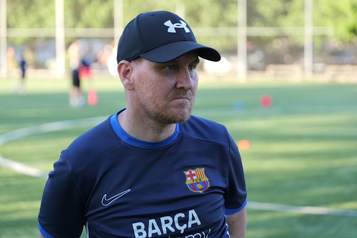 Nicolae Mitea a ratat mutarea la Barcelona, acum e antrenor în academia catalanilor din România: „Mister, mi-au spus mami cu tati că ai jucat acolo”