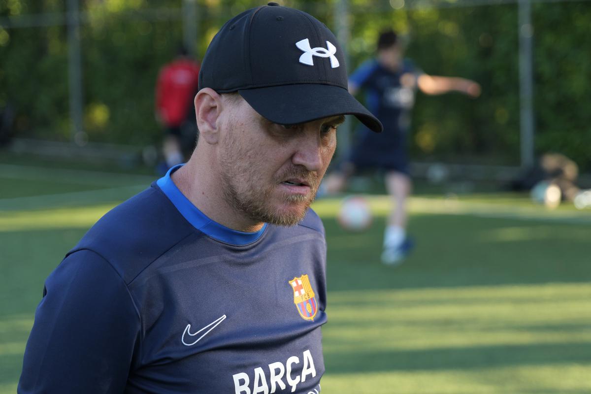 Nicolae Mitea a ratat mutarea la Barcelona, acum e antrenor în academia catalanilor din România: „Mister, mi-au spus mami cu tati că ai jucat acolo”
