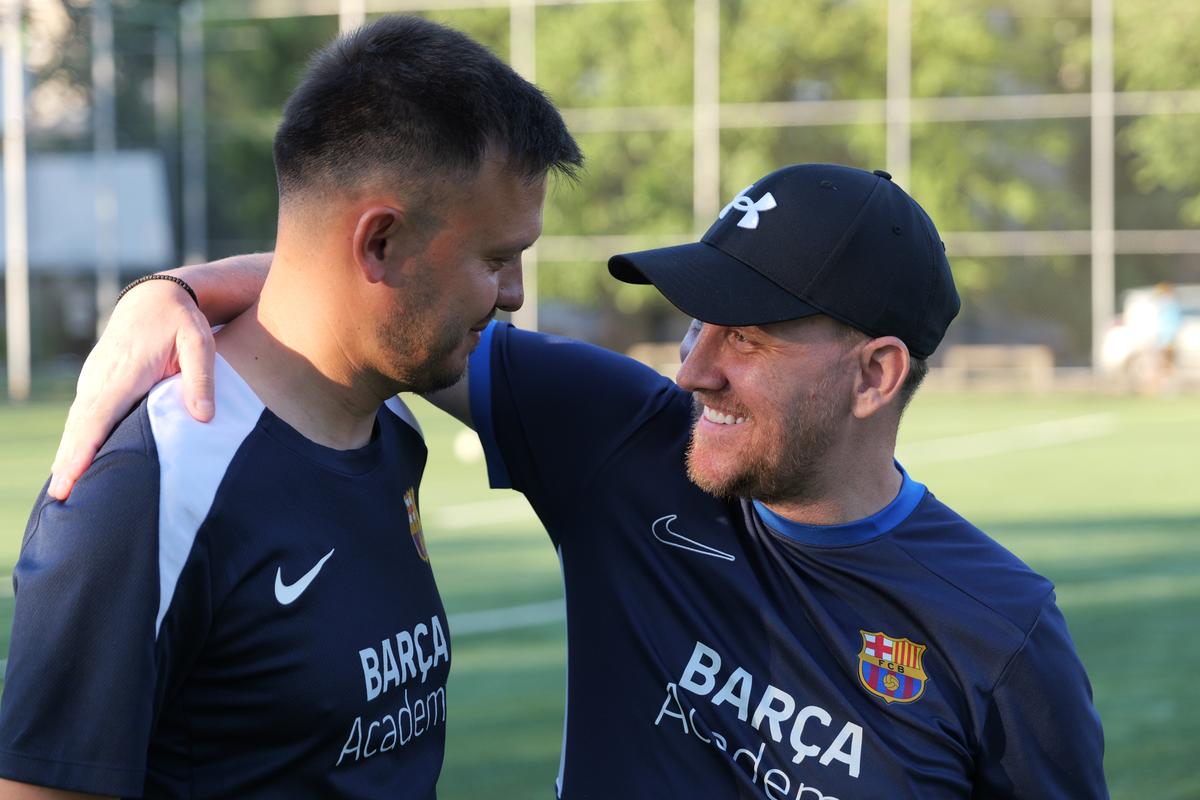Nicolae Mitea a ratat mutarea la Barcelona, acum e antrenor în academia catalanilor din România: „Mister, mi-au spus mami cu tati că ai jucat acolo”