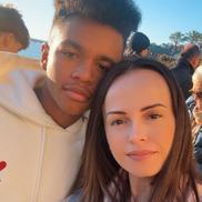 Matheus Diniz, alături de mama sa. Foto: Instagram @dnz.jr10