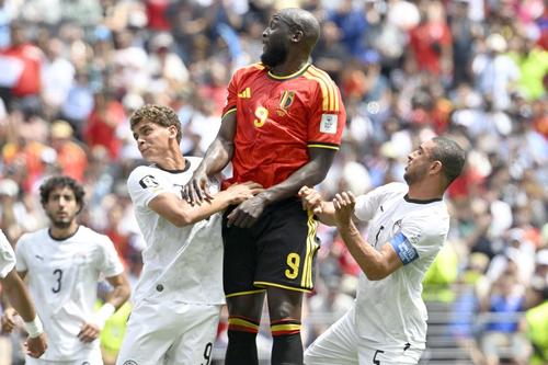 Hamza Abdelkarim (stânga) // FOTO: Imago Images