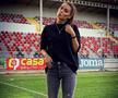 Fotbalistul din Superliga s-a căsătorit înainte să semneze cu noua echipă! Cine e sexy-jurnalista care l-a cucerit definitiv