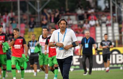 Așteaptă rezolvarea memoriului și vrea să plece de la Dinamo! Cu ce probleme se confruntă Bonetti