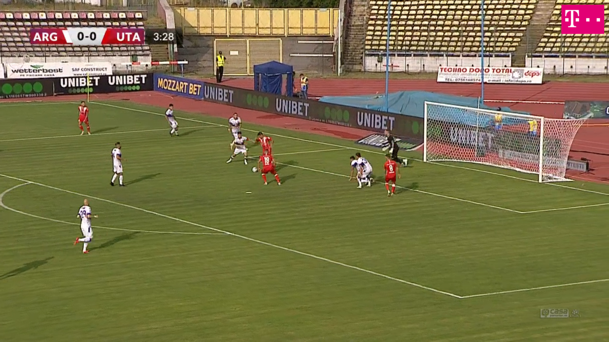 Gol senzațional marcat în FC Argeș - UTA » Nimeni nu s-a așteptat la această soluție!