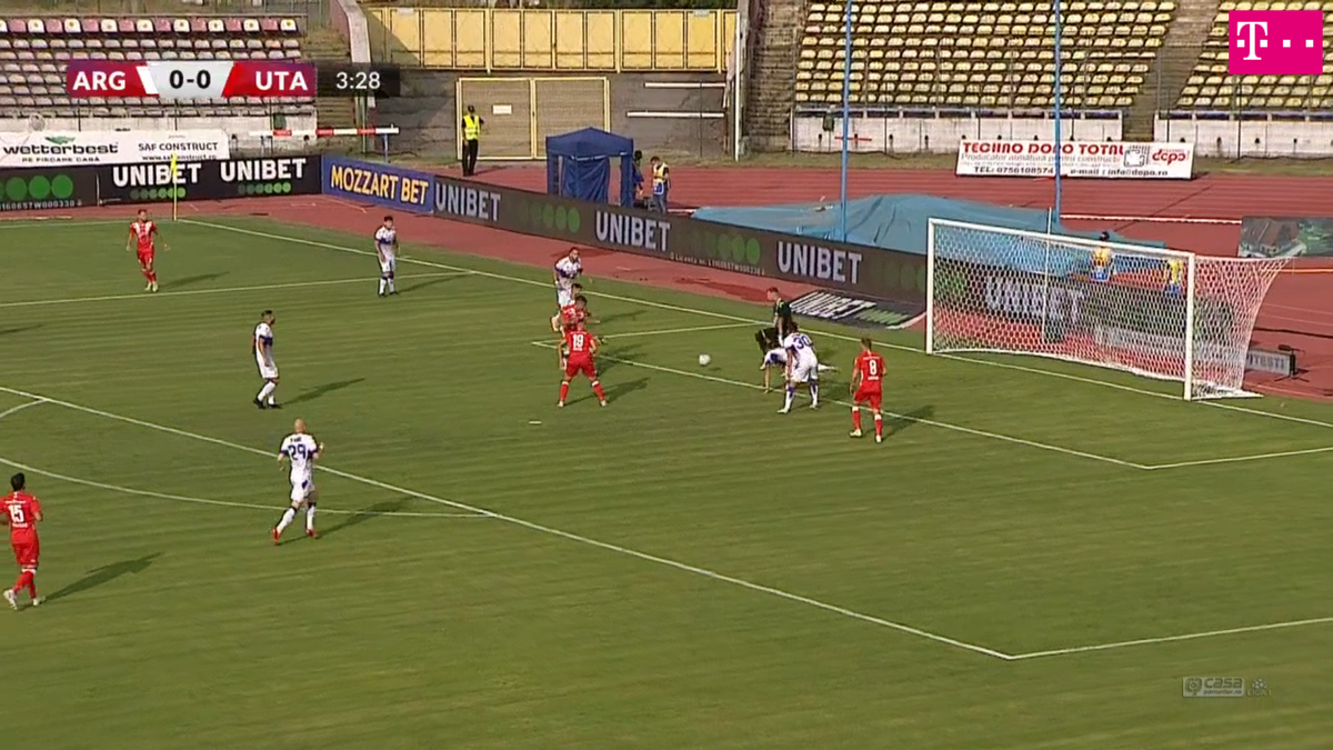 Gol senzațional marcat în FC Argeș - UTA » Nimeni nu s-a așteptat la această soluție!