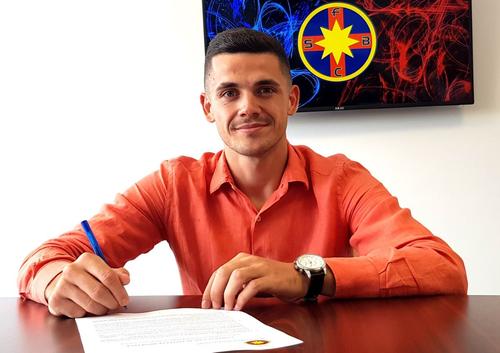 Andrei Dumiter (22 de ani, extremă) a fost prezentat oficial de FCSB.