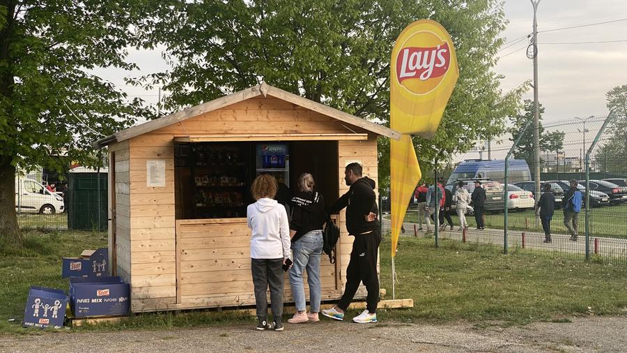 Suporterii își pot cumpăra mâncare și apă la prețuri rezonabile Matchday experience, episodul 8 » Jale în Trivale! Mediocritate pe linie: stadionul lui FC Argeș primește cu greu notă de trecere