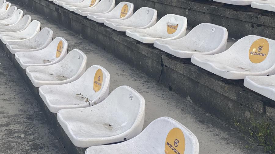 Scaunele n-au mai fost de mult șterse de praf Matchday experience, episodul 8 » Jale în Trivale! Mediocritate pe linie: stadionul lui FC Argeș primește cu greu notă de trecere