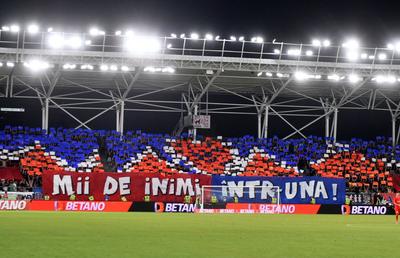 Plagiat? Suporterii lui Dinamo acuză că Peluza Nord le-a copiat scenografia: „Palidă încercare de a imita o realizare clasică a PCH. Atât s-a putut”