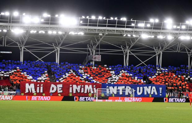 Plagiat? Suporterii lui Dinamo acuză că Peluza Nord le-a copiat scenografia: „Palidă încercare de a imita o realizare clasică a PCH. Atât s-a putut”