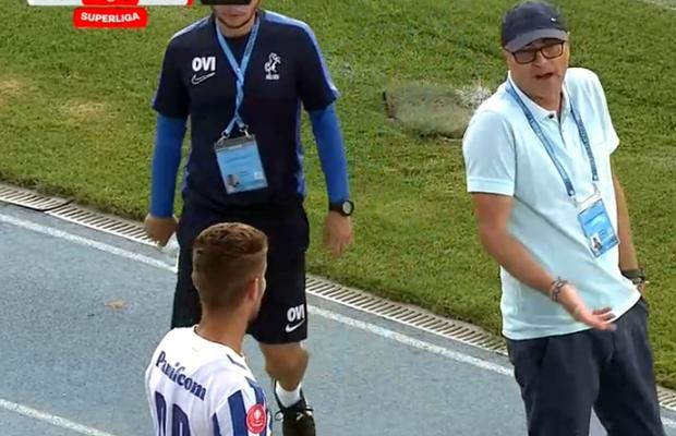 Tensiune în Copou » Leo Grozavu a „sărit” la jucătorul său!