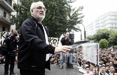 Cum l-a înfruntat Răzvan Lucescu pe temutul patron Ivan Savvidis și reacția furioasă a patronului lui PAOK: „Ne-a pus să ne dăm demisiile”. Comparație cu George Copos și Ioan Neculaie