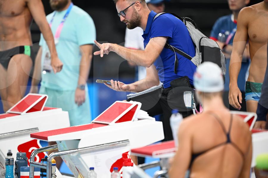 Antrenorul Adrian Rădulescu, primul antrenament în Paris La Défense Arena Foto: Raed Krishan (Paris) David Popovici și albina care i-a întârziat pregătirea înaintea Jocurilor Olimpice de la Paris