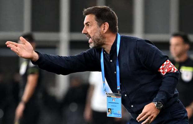 „Voi purta banderola meci de meci”. Cadoul care l-a emoționat pe Zeljko Kopic din partea lui Dinamo