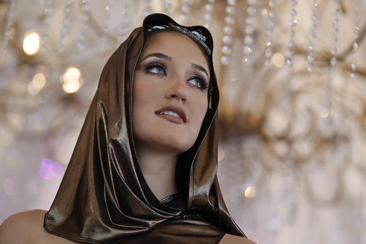 Simona Radiș Sabrina Voinea modele modă Bukarest Fashion Week