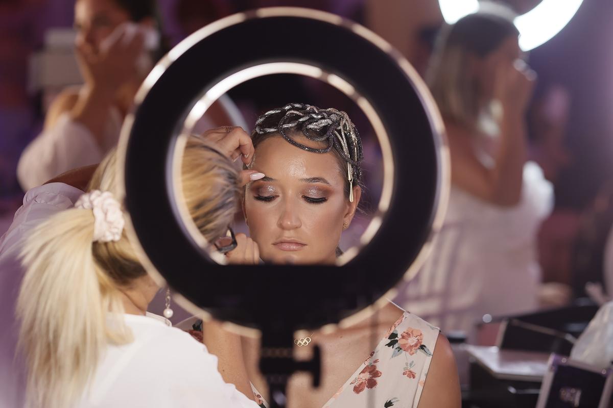 Simona Radiș Sabrina Voinea modele modă Bukarest Fashion Week