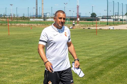 Costel Enache, la baza clubului, în Ruși-Ciutea // foto: Facebook @ FC Bacău