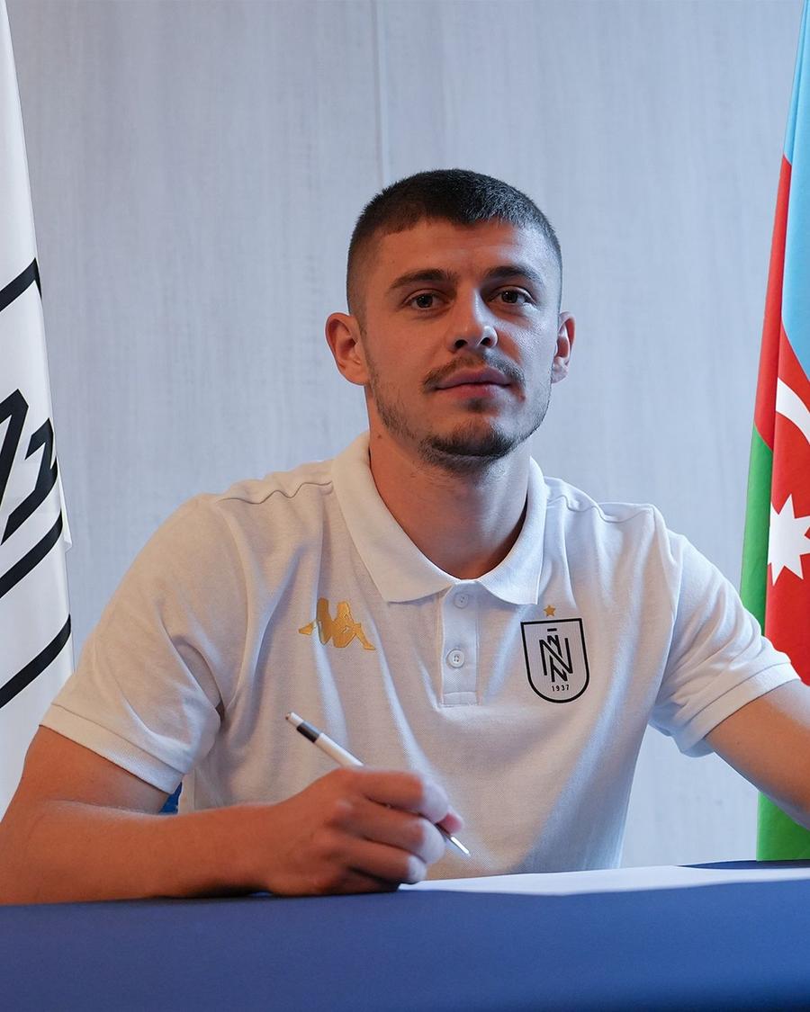 Cristian Costin a semnat cu Neftchi/ foto: Instagram @Neftchi Baku S-a făcut » A plecat de la Dinamo și a semnat cu Neftchi Baku