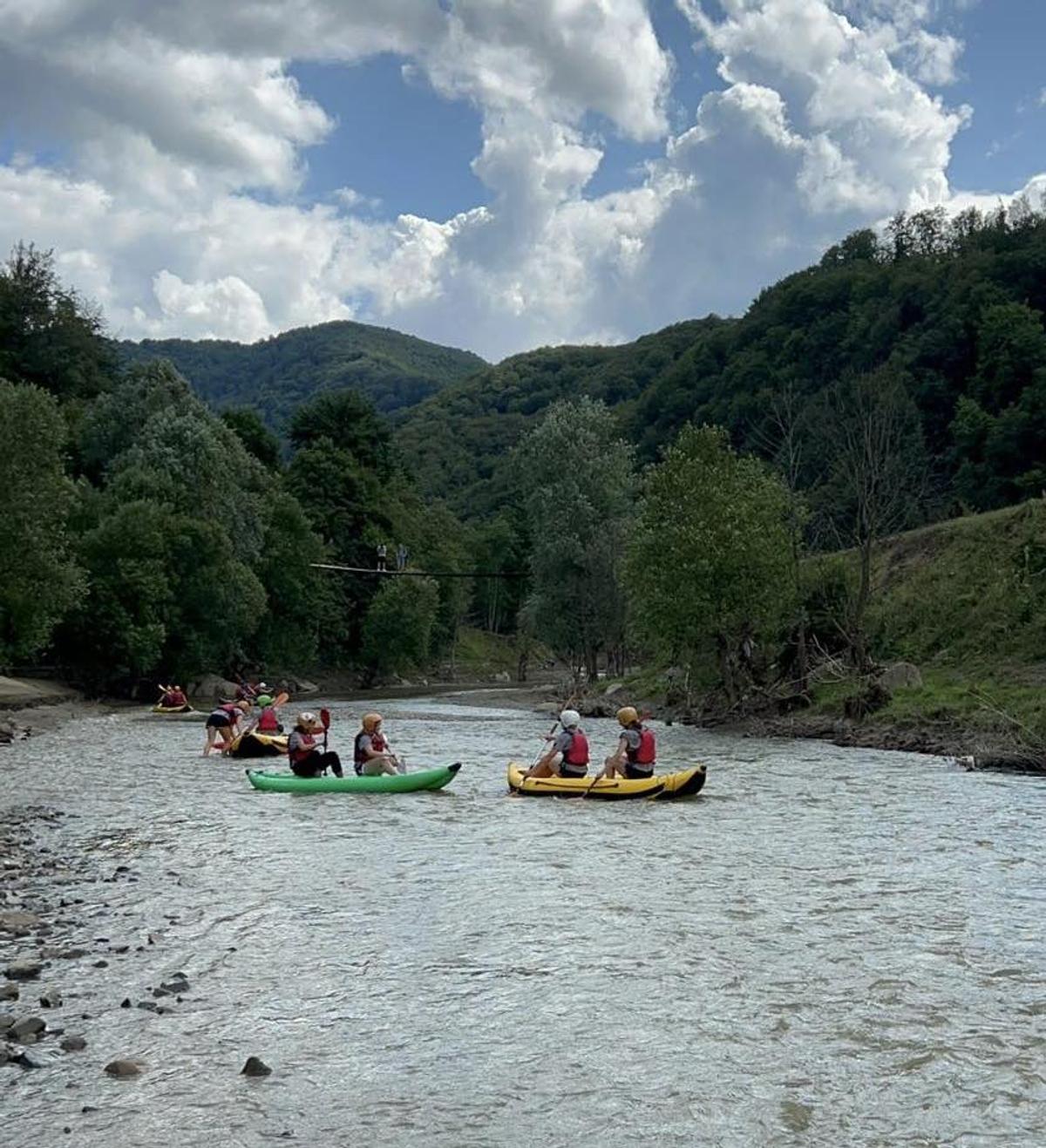 Handbalistele Rapidului, petrecere în vârf de munte: „Dacă o să priviți pozele, o să o vedeți și pe ea”
