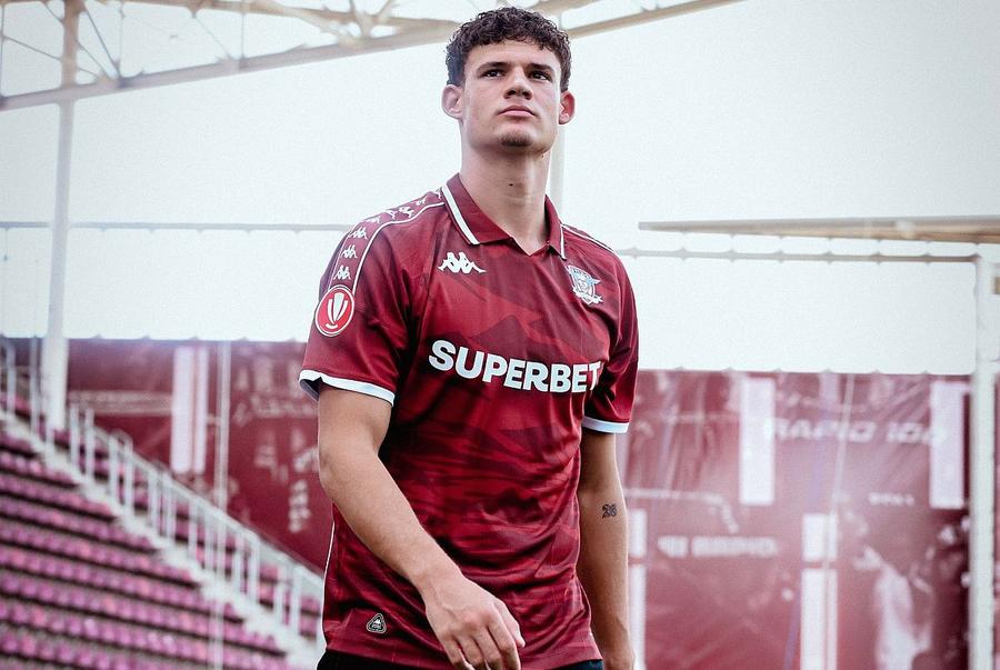 Raul Stanciu, prezentat de Rapid // foto: Facebook @ FC Rapid 1923 Raul Stanciu, șocat la primul contact cu Rapid: „Sincer?”