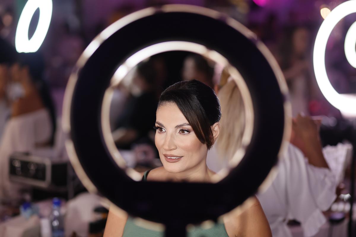 Simona Radiș Sabrina Voinea modele modă Bukarest Fashion Week