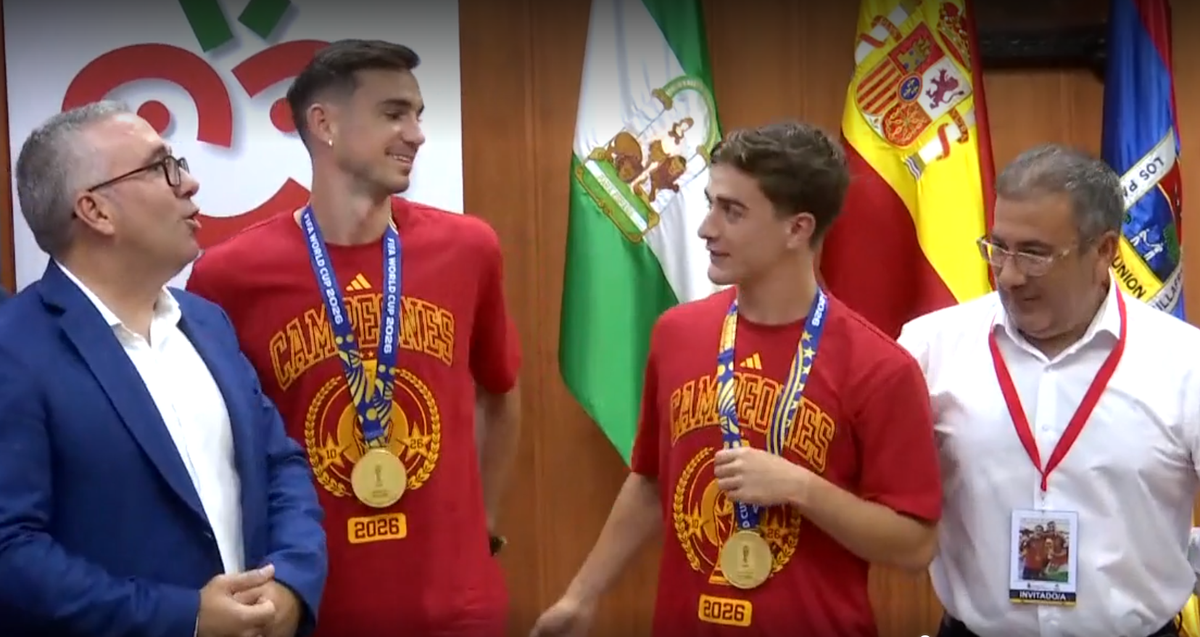 Fabian Ruiz și Gavi au fost premiați în orașul natal cu roșii în greutatea lor!