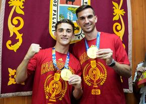 Premiu ciudat oferit lui Fabian Ruiz și Gavi » 150 kg de „ciocolată roșie” pentru campionii mondiali!