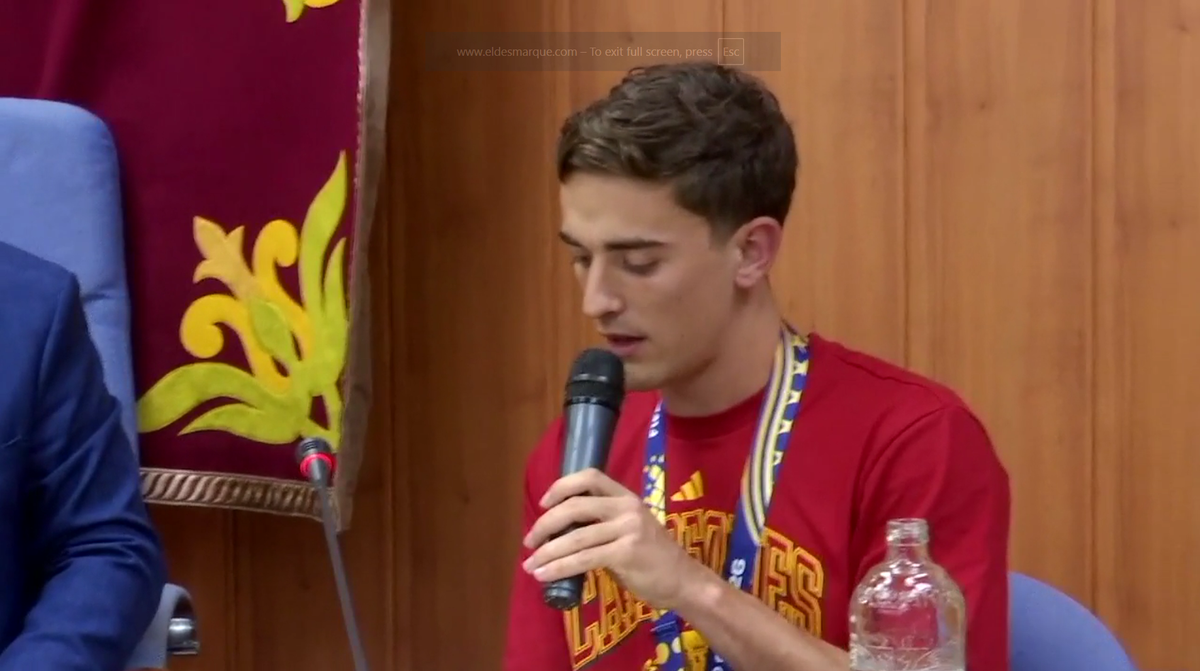 Fabian Ruiz și Gavi au fost premiați în orașul natal cu roșii în greutatea lor!