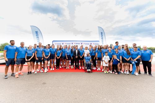 Lotul României pentru Campionatele Europene de la Varese Foto: FR Canotaj