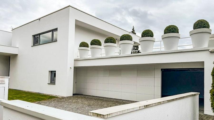 Vila în care locuiește Michael Olise este proprietatea fostului internațional german Gerome Boateng / Foto: Bild Michael Olise, forțat să elibereze vila în care locuiește » Contract reziliat! Semn că se face transferul?