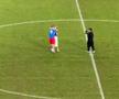 Daniel Bîrligea, alături de iubita sa, pe teren, după FCSB - Auda 2-3 / Foto: golazo.ro