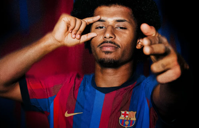 E oficial! Fotbalistul cu origini românești, prezentat de FC Barcelona