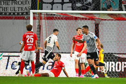 U Cluj - Brann Bergen, scor 2-2, în prima manșă a turului II preliminar al Conference League. Doar 2-2 după ce, la un moment dat, se înclinase terenul spre poarta ardelenilor. / FOTO: Imago