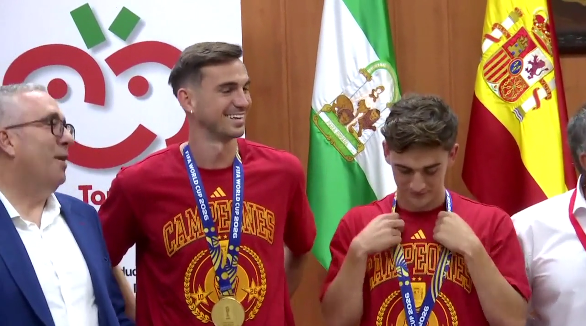 Fabian Ruiz și Gavi au fost premiați în orașul natal cu roșii în greutatea lor!