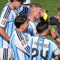 Slavko Vincic, în „război” cu jucătorii argentinieni în finala cu Spania (0-1) / Foto: Imago