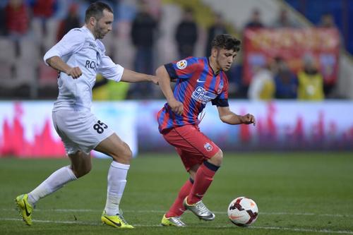 Robert Vîlceanu (dreapta) la FCSB