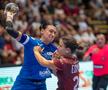 Clipe de spaimă în Supercupa României, Rapid - CSM București » Jucătoarea a fost transportată direct la spital