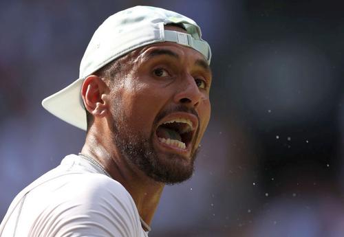 Nick Kyrgyos (27 de ani, #26 ATP) a fost dat în judecată de femeia pe care a acuzat-o la Wimbledon că ar fi intrat băută la finala pierdută cu Novak Djokovic, scor 6-4, 3-6, 4-6, 6-7(3). Foto: Guliver/GettyImages