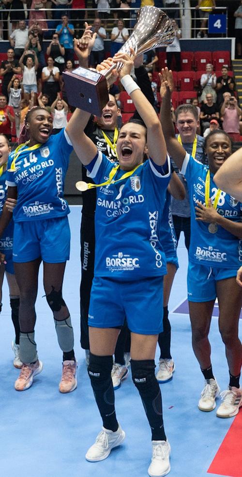 CSM a învins-o pe campioana Rapid
https://www.gsp.ro/sporturi/handbal/rapid-csm-bucuresti-supercupa-romaniei-672579.html?utm_medium=intern&utm_source=top-stories&utm_campaign=stories-link
